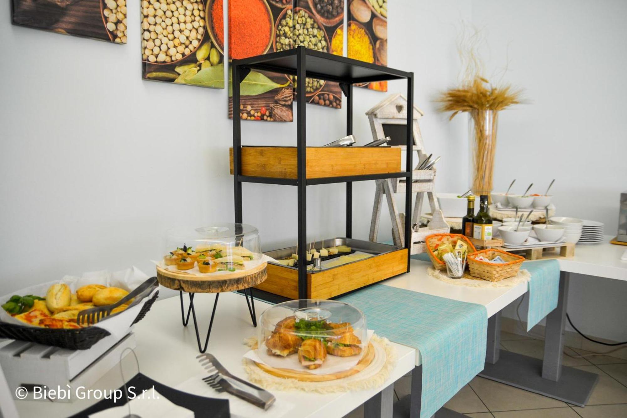 Hotel Giorg - Waterpark Included Rimini Ngoại thất bức ảnh