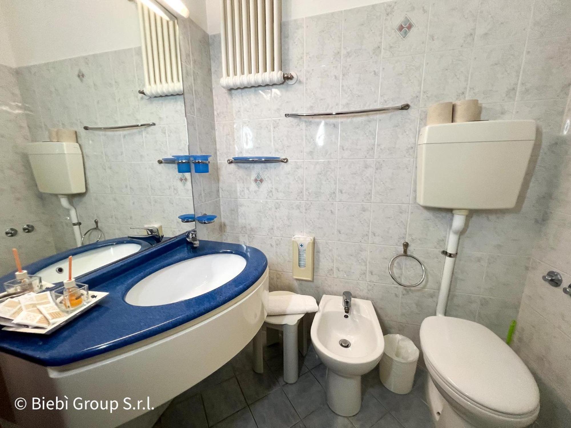 Hotel Giorg - Waterpark Included Rimini Ngoại thất bức ảnh