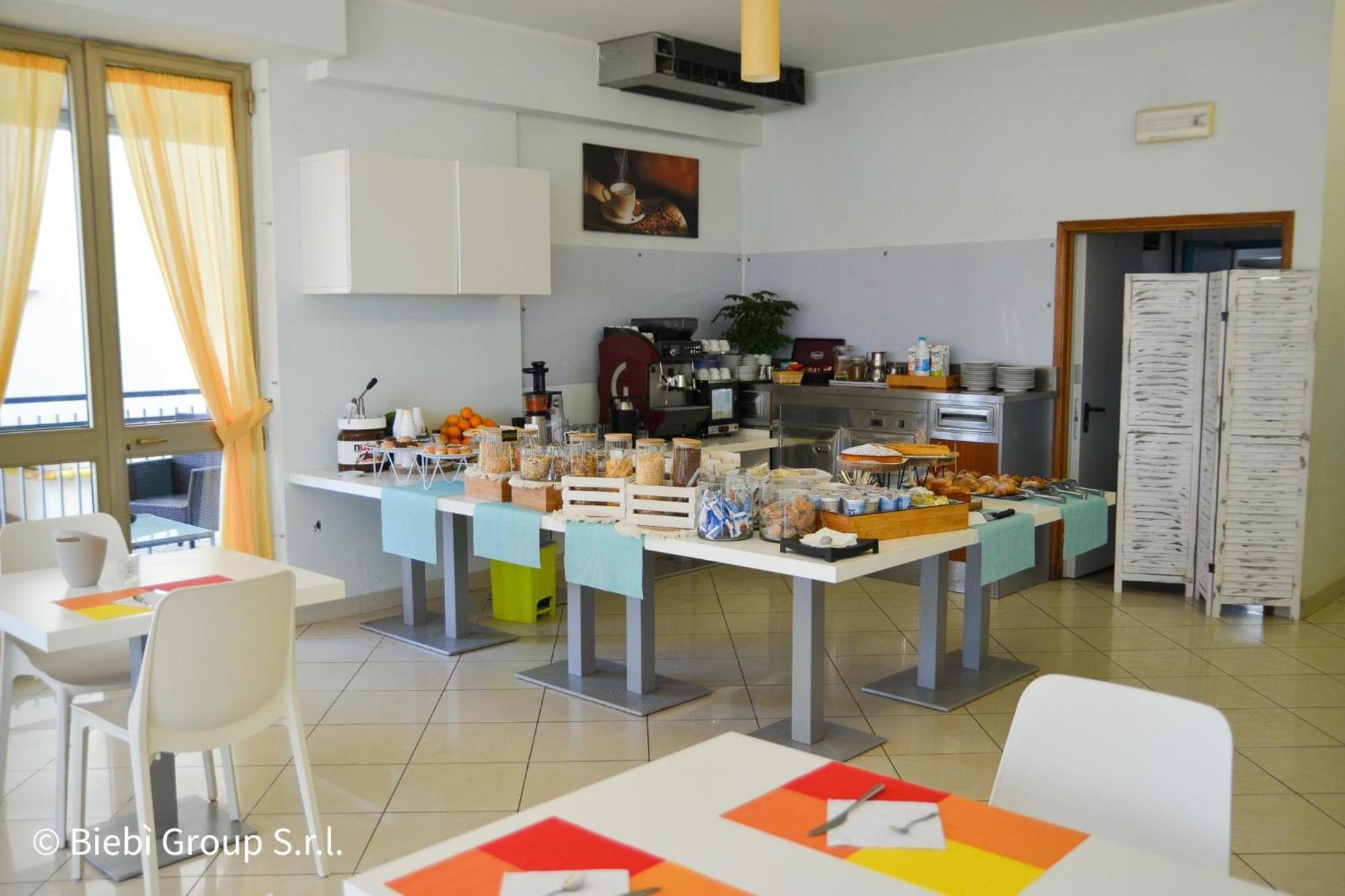Hotel Giorg - Waterpark Included Rimini Ngoại thất bức ảnh